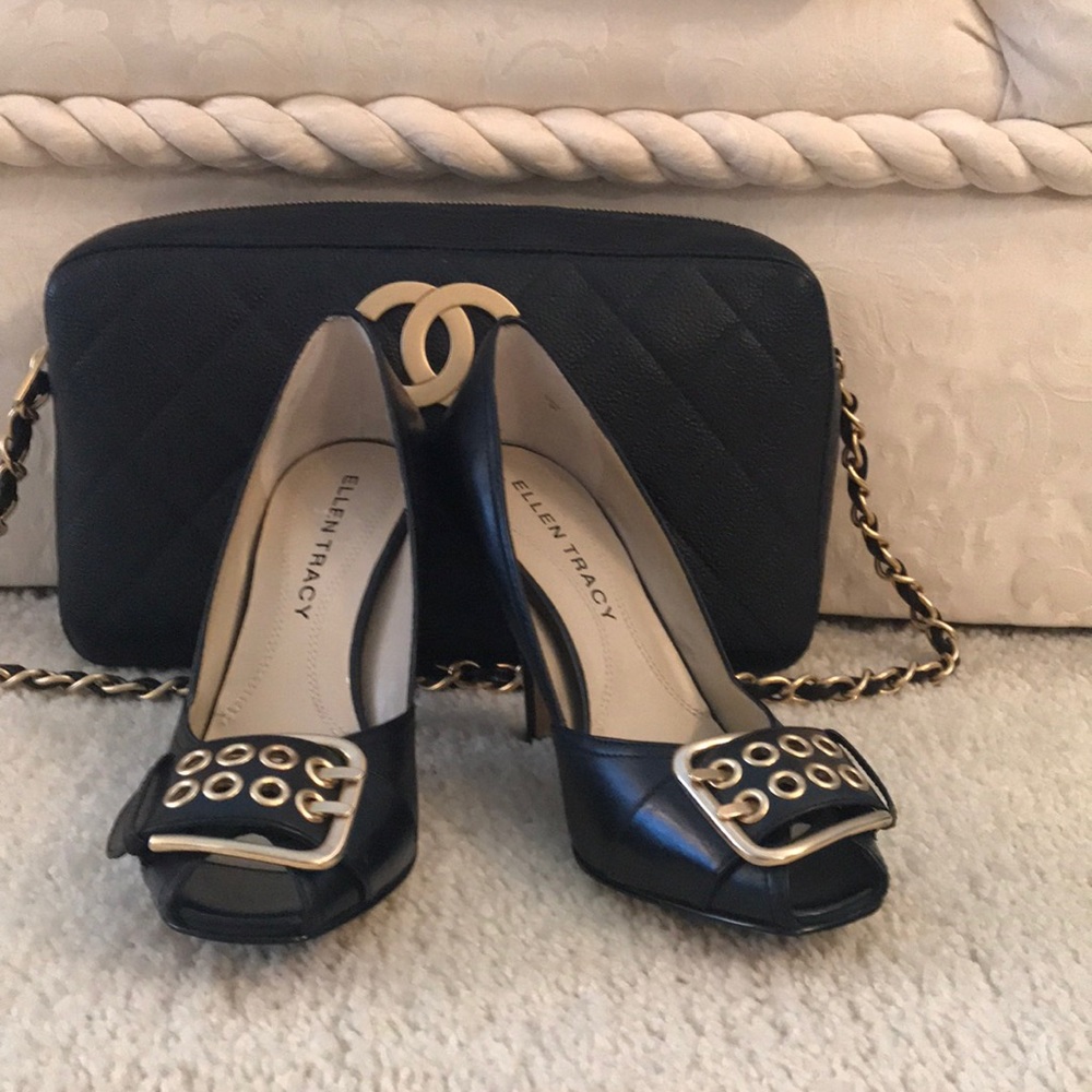 Ellen Tracy size 5 black New peep toe pumps